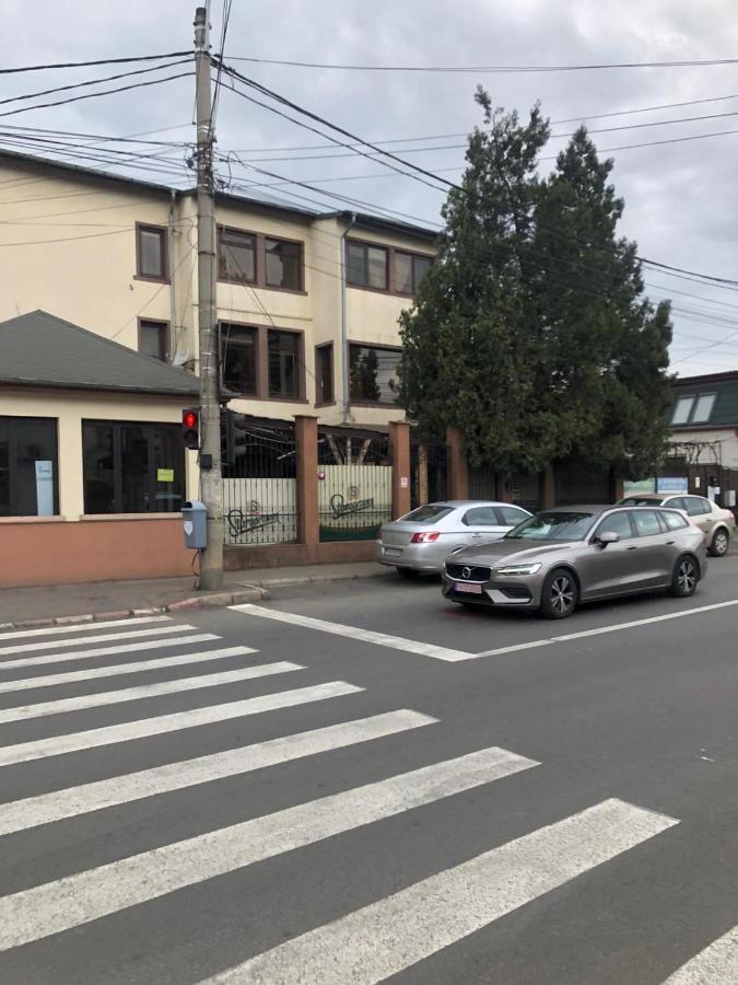 普洛耶什蒂La O Barfa公寓 外观 照片